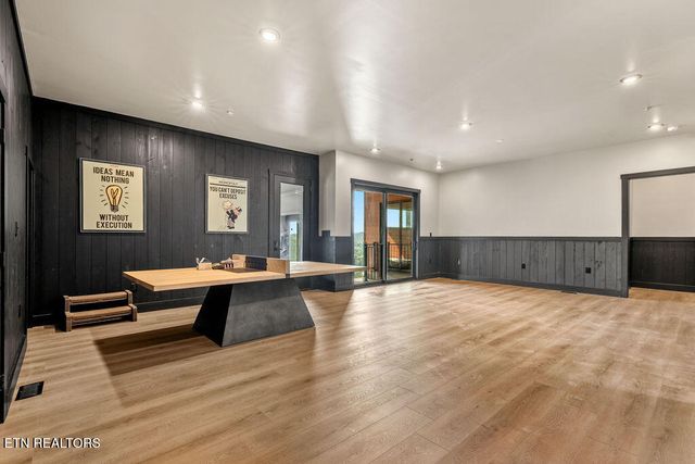 2860 Red Sky Drive, Sevierville, TN 37862