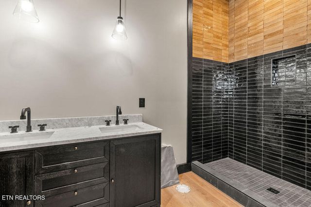 2860 Red Sky Drive, Sevierville, TN 37862