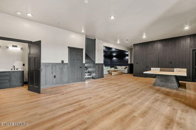 2860 Red Sky Drive, Sevierville, TN 37862