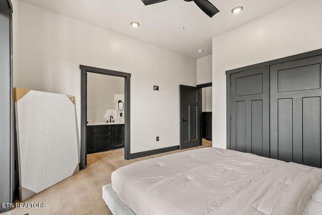 2860 Red Sky Drive, Sevierville, TN 37862