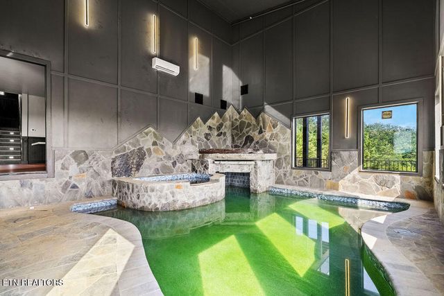 2860 Red Sky Drive, Sevierville, TN 37862