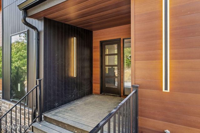 2860 Red Sky Drive, Sevierville, TN 37862