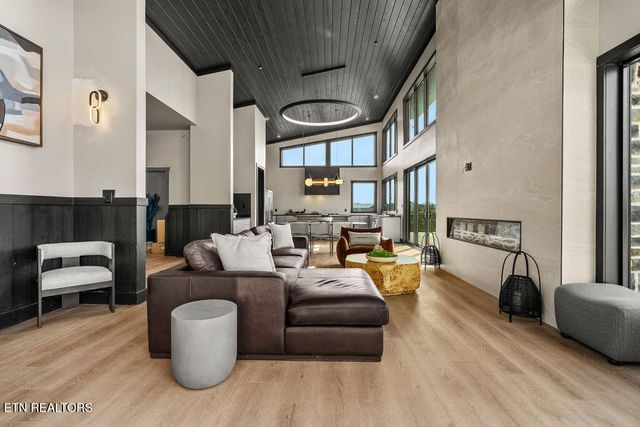 2860 Red Sky Drive, Sevierville, TN 37862