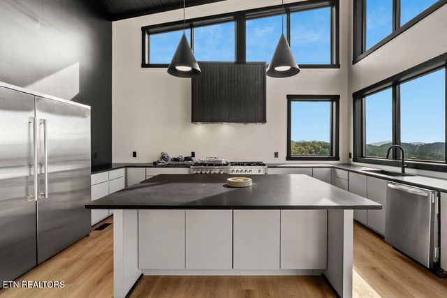 2860 Red Sky Drive, Sevierville, TN 37862