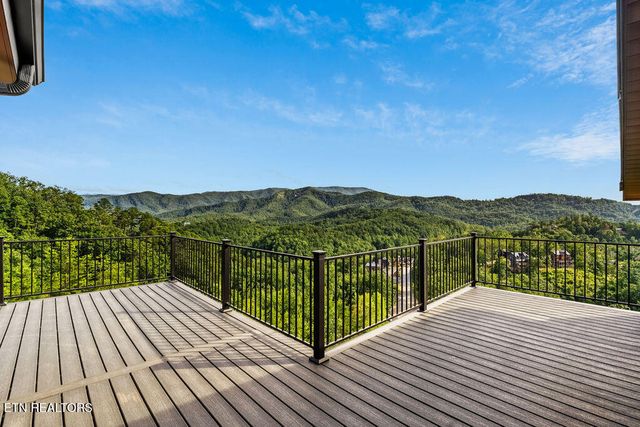 2860 Red Sky Drive, Sevierville, TN 37862