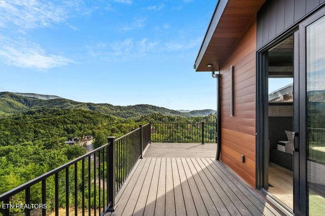 2860 Red Sky Drive, Sevierville, TN 37862