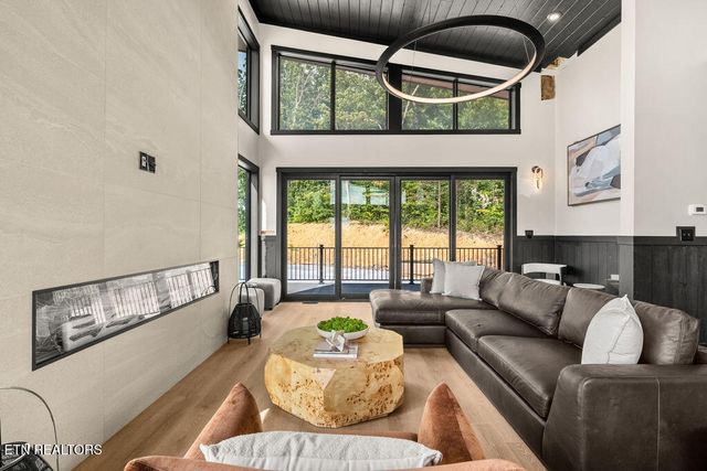 2860 Red Sky Drive, Sevierville, TN 37862