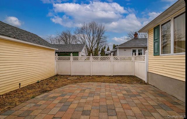 36 E 12th Street, Huntington Station, NY 11746