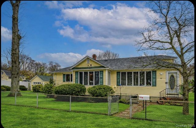 36 E 12th Street, Huntington Station, NY 11746