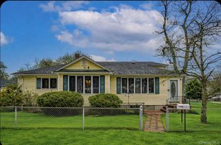 36 E 12th Street, Huntington Station, NY 11746