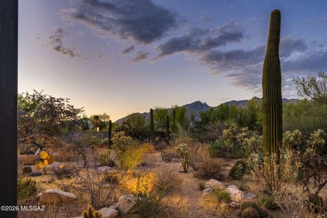 5070 N Valley View Road, Tucson, AZ 85718