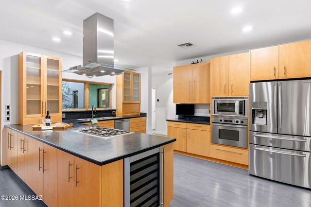 5070 N Valley View Road, Tucson, AZ 85718
