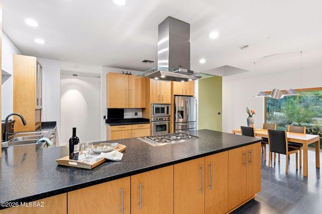 5070 N Valley View Road, Tucson, AZ 85718