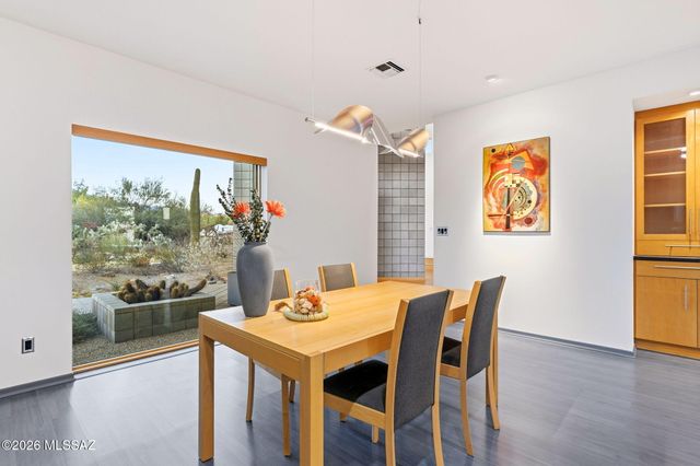5070 N Valley View Road, Tucson, AZ 85718