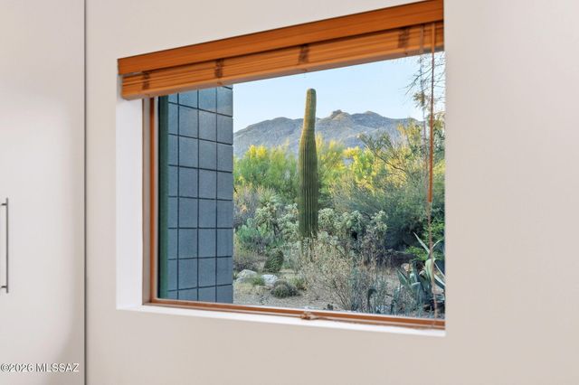 5070 N Valley View Road, Tucson, AZ 85718