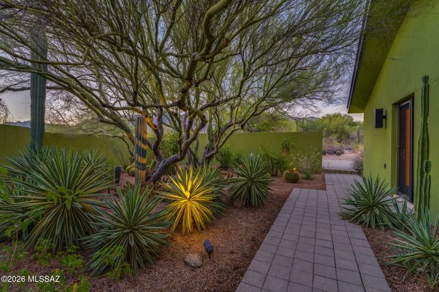 5070 N Valley View Road, Tucson, AZ 85718