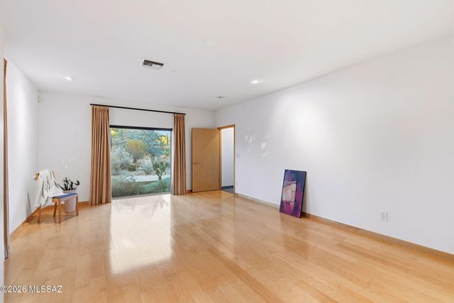 5070 N Valley View Road, Tucson, AZ 85718