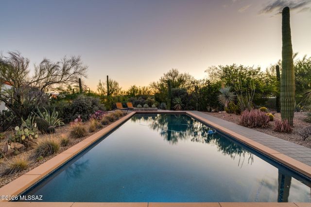 5070 N Valley View Road, Tucson, AZ 85718