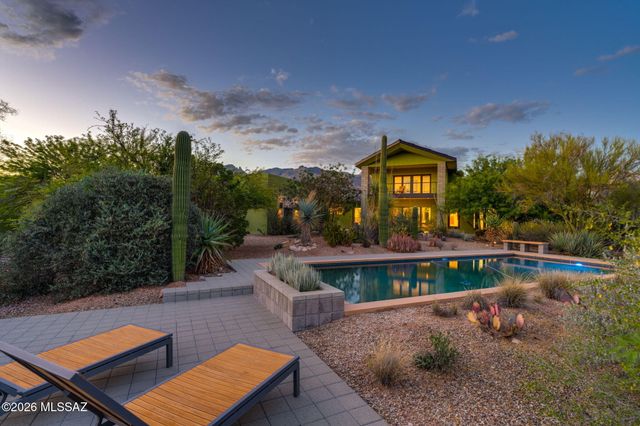 5070 N Valley View Road, Tucson, AZ 85718