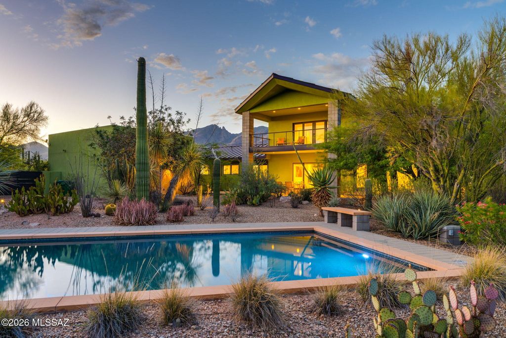 5070 N Valley View Road, Tucson, AZ 85718