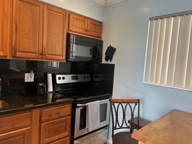 322 Harding Street B205, Hollywood, FL 33019