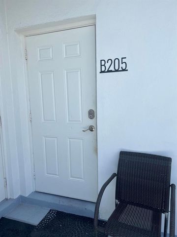 322 Harding Street B205, Hollywood, FL 33019