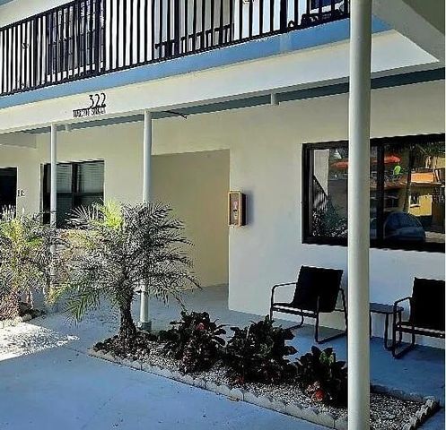 322 Harding Street B205, Hollywood, FL 33019