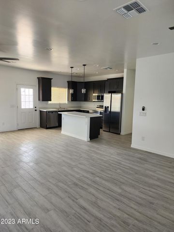13905 S AVALON Road, Arizona City, AZ 85123