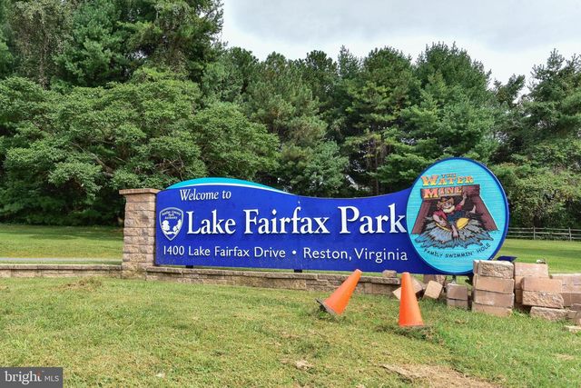 10225 FOREST LAKE DR, Great Falls, VA 22066