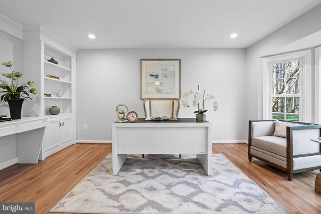 10225 FOREST LAKE DR, Great Falls, VA 22066