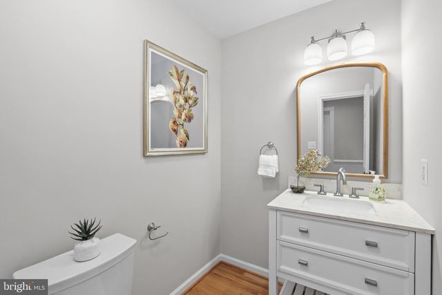 10225 FOREST LAKE DR, Great Falls, VA 22066