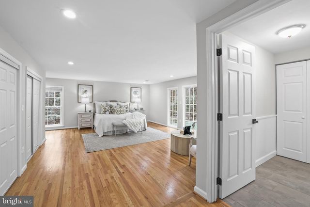 10225 FOREST LAKE DR, Great Falls, VA 22066