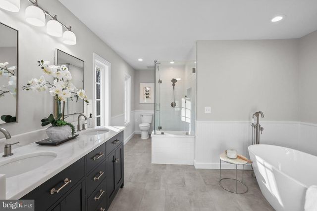 10225 FOREST LAKE DR, Great Falls, VA 22066