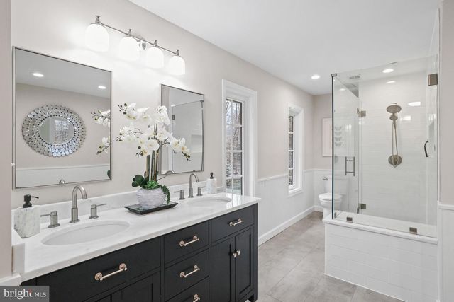 10225 FOREST LAKE DR, Great Falls, VA 22066