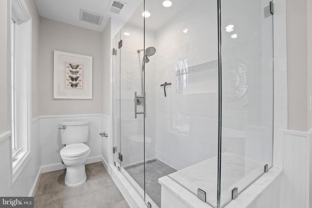 10225 FOREST LAKE DR, Great Falls, VA 22066