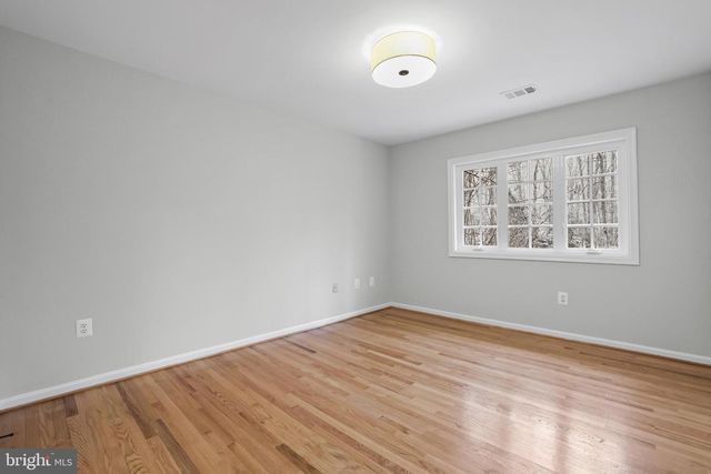 10225 FOREST LAKE DR, Great Falls, VA 22066