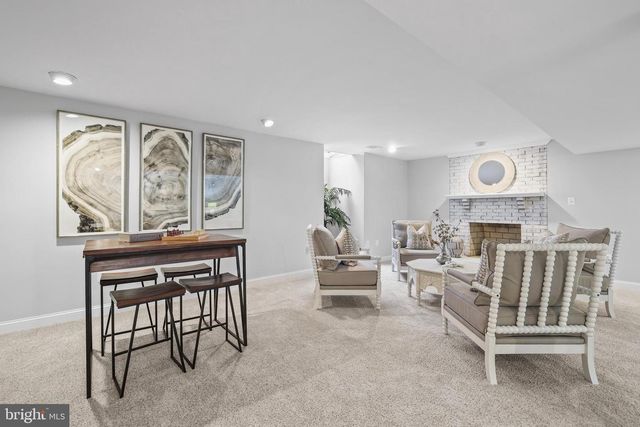 10225 FOREST LAKE DR, Great Falls, VA 22066