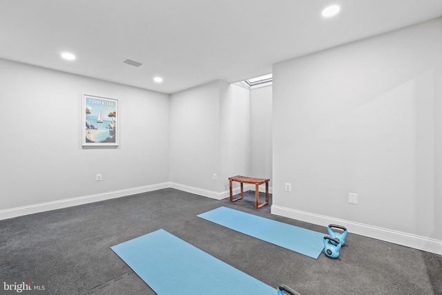 10225 FOREST LAKE DR, Great Falls, VA 22066