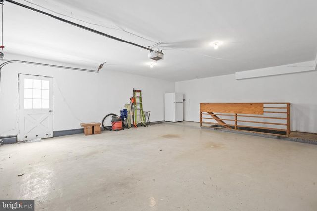 10225 FOREST LAKE DR, Great Falls, VA 22066