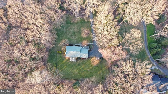 10225 FOREST LAKE DR, Great Falls, VA 22066