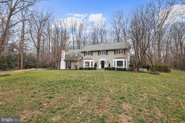 10225 FOREST LAKE DR, Great Falls, VA 22066