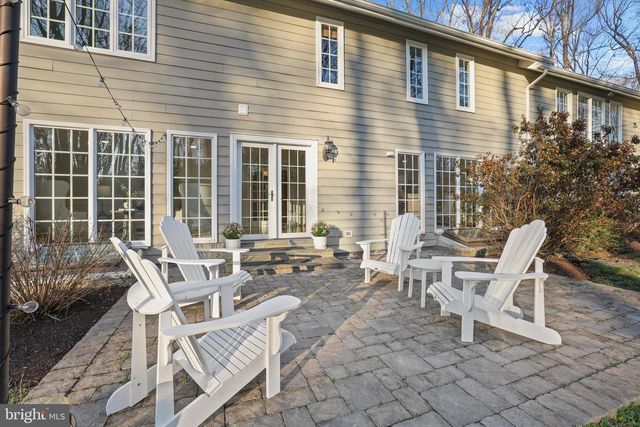 10225 FOREST LAKE DR, Great Falls, VA 22066