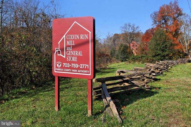 10225 FOREST LAKE DR, Great Falls, VA 22066