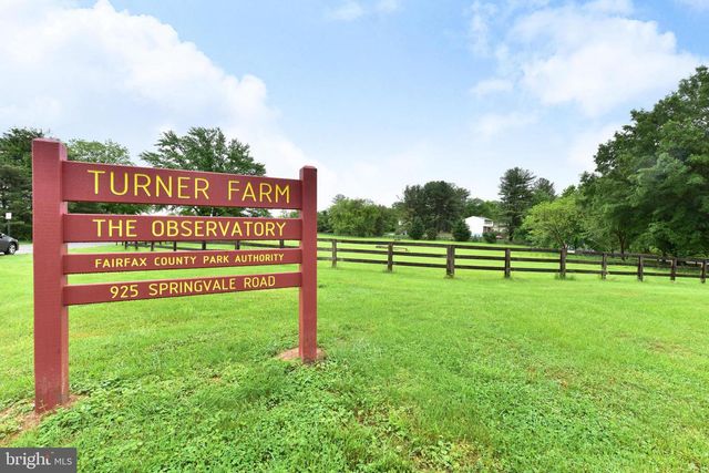 10225 FOREST LAKE DR, Great Falls, VA 22066