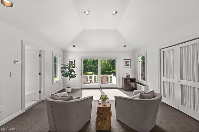 17525 Haskins Road, Chagrin Falls, OH 44023