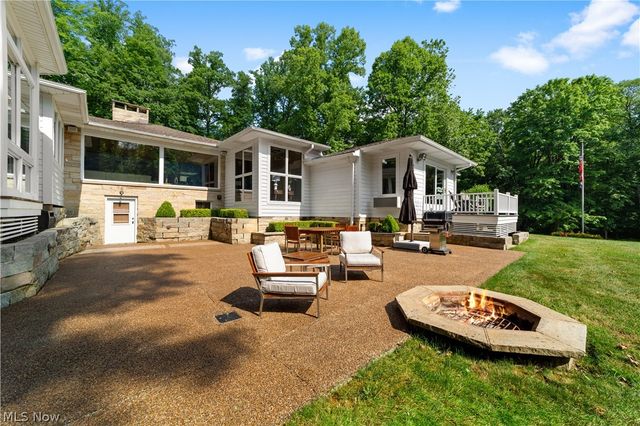 17525 Haskins Road, Chagrin Falls, OH 44023