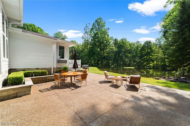 17525 Haskins Road, Chagrin Falls, OH 44023