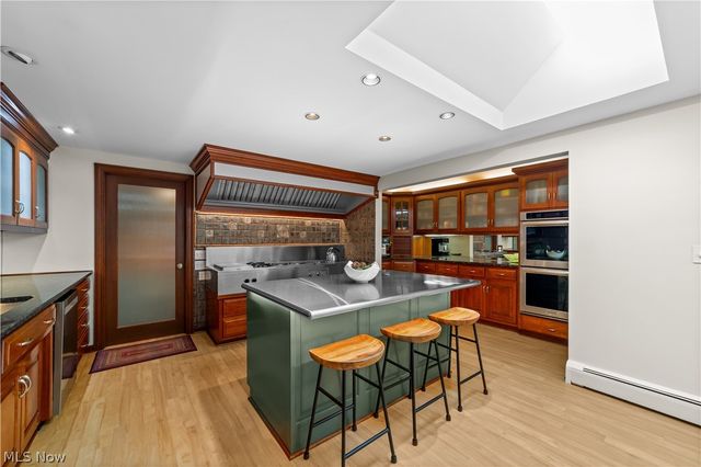 17525 Haskins Road, Chagrin Falls, OH 44023