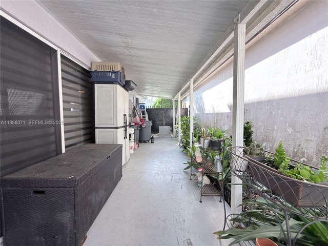 13921 SW 164th St, Miami, FL 33177