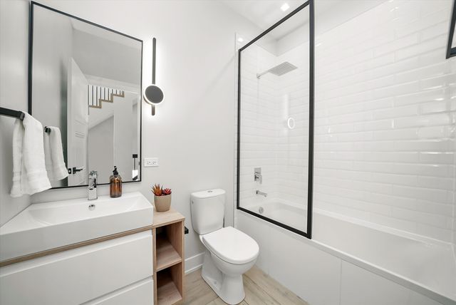 4232 W Belmont Avenue 5, Chicago, IL 60641